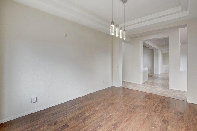 Dining rm view with middle path - 3034 Constable St