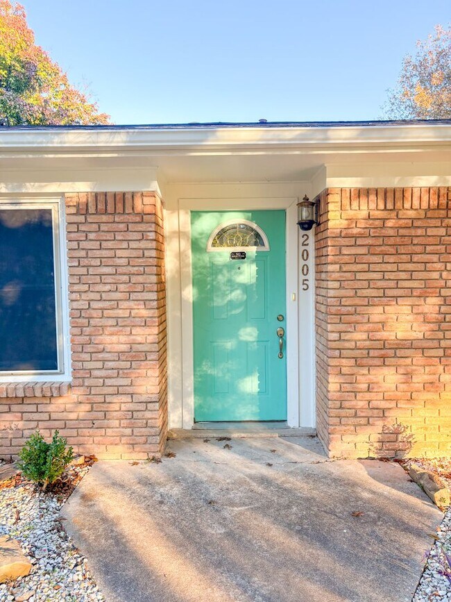 Building Photo - 2005 Downing St