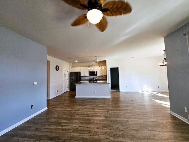 Building Photo - Long Term Rental - 3 Bed, 2 Bath in Bells ...