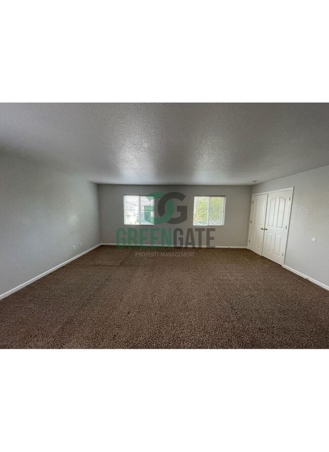 Building Photo - Two story 4 bedroom, 2.5 bath home in Stoc...