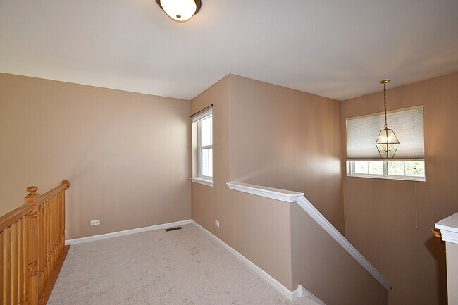 Building Photo - 312 Fairmont Ct