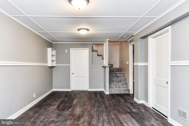 Building Photo - 6607 Berkshire Dr