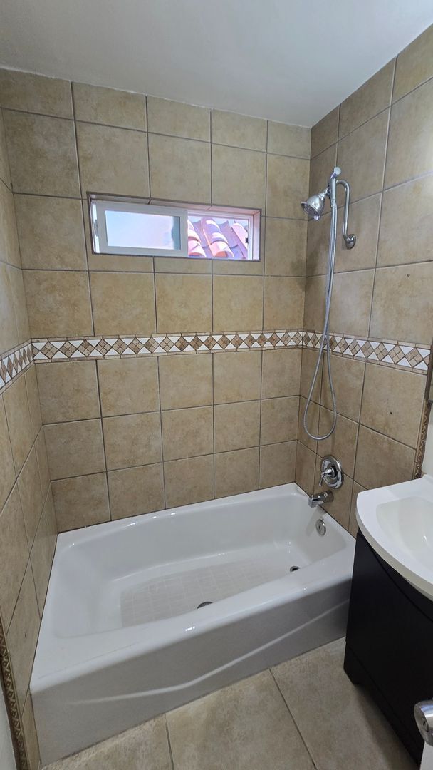 Building Photo - 2341-2343 Grand Ave