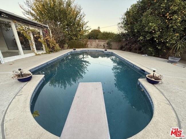 Building Photo - 23744 Hartland St