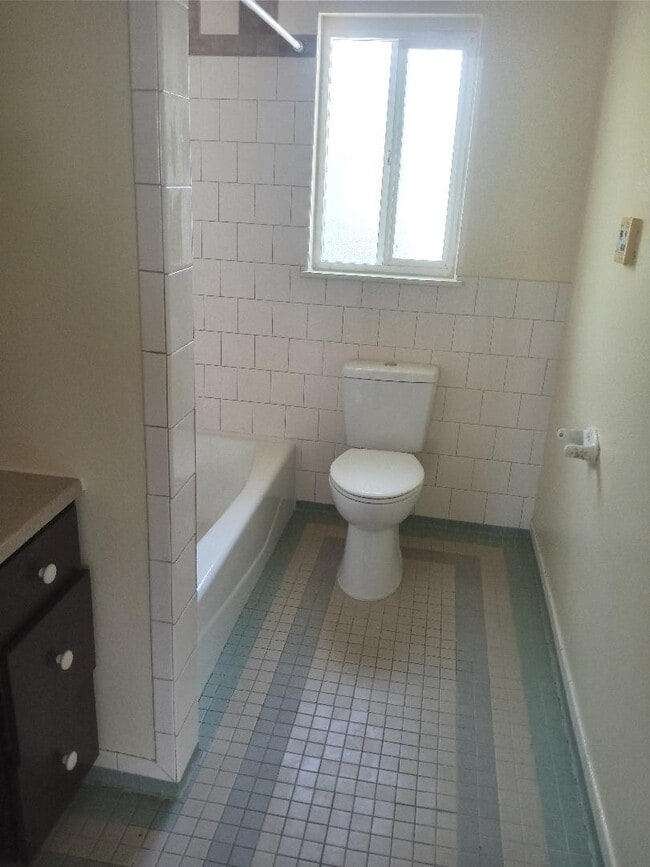 Building Photo - 822 E Sacramento St