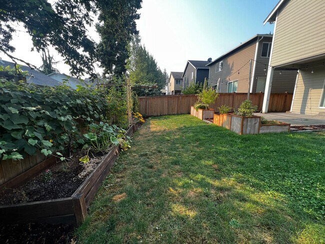 Building Photo - Updated 4 Bedroom Lacey/Hawks Prairie Home for Rent