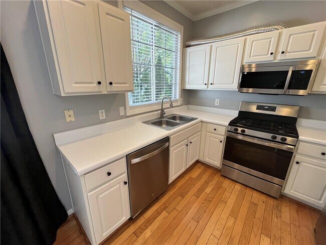 Building Photo - 320 Harmony Ct