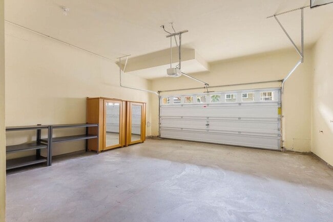 Building Photo - 17448 NE 98th Way