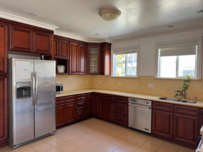 Building Photo - 70 Farallones St