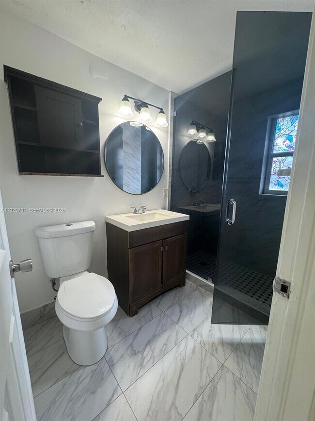 Building Photo - 6941 Bay Dr