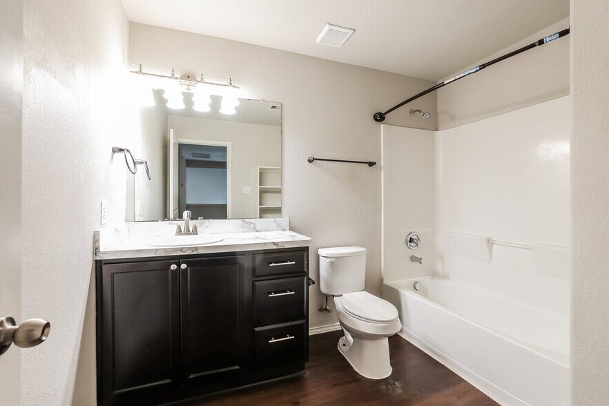 Building Photo - 20335 Louetta Reach Dr