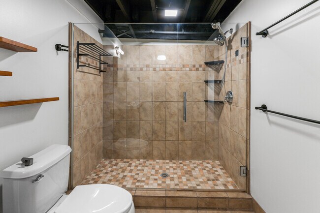 Building Photo - 2003 Brooklyn St