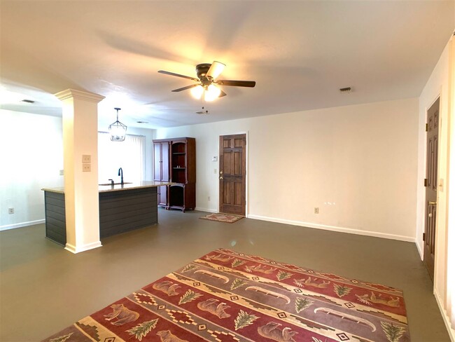 Building Photo - 2810 Kilkierane Dr