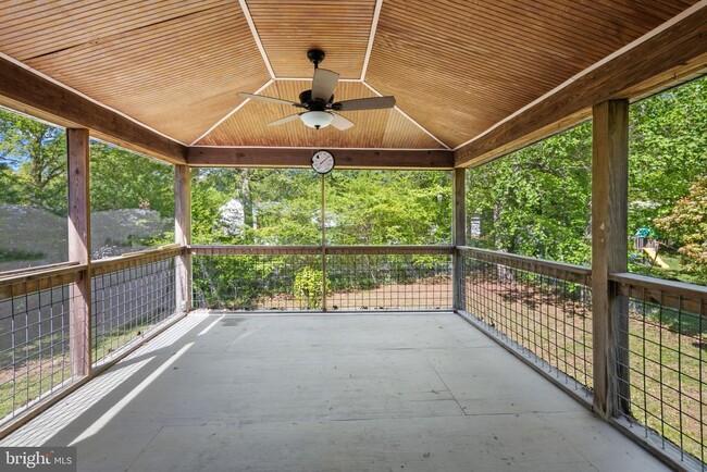 Building Photo - 328 Edgemere Dr