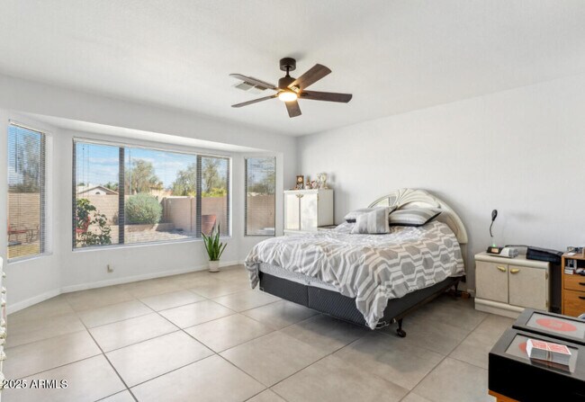 Building Photo - 9814 W Menadota Dr