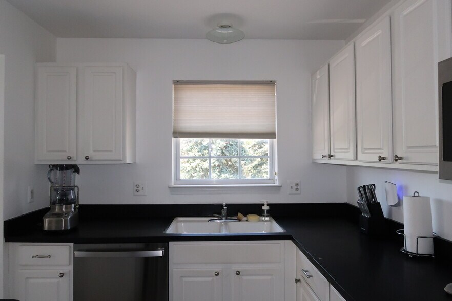 Sink - 16468 Radison Dr