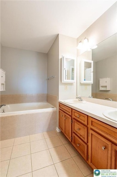 Building Photo - 11 Cobblestone Dr