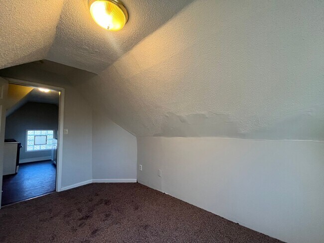 Building Photo - 666 Sims Ave