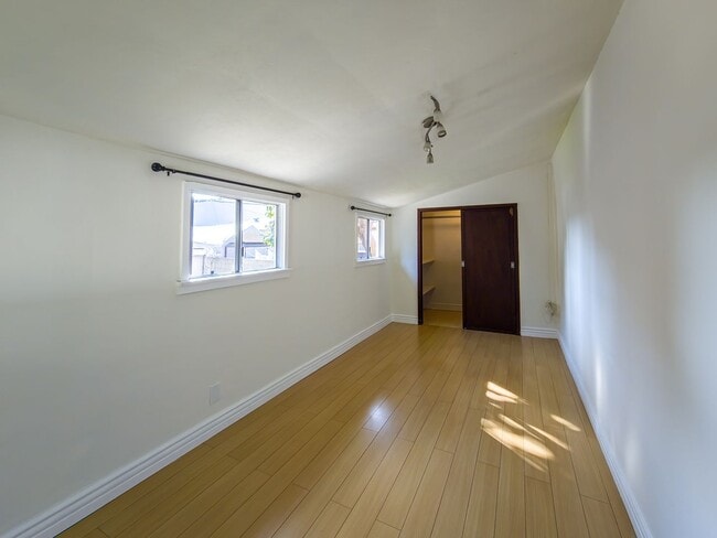 Building Photo - 126 E Garfield Ave