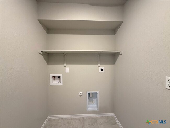 Building Photo - 4902 Vivien St