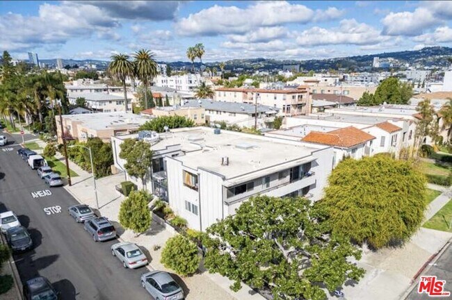 Building Photo - 8635 Cashio St