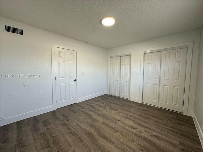 Building Photo - 3660 NE 11th Ave