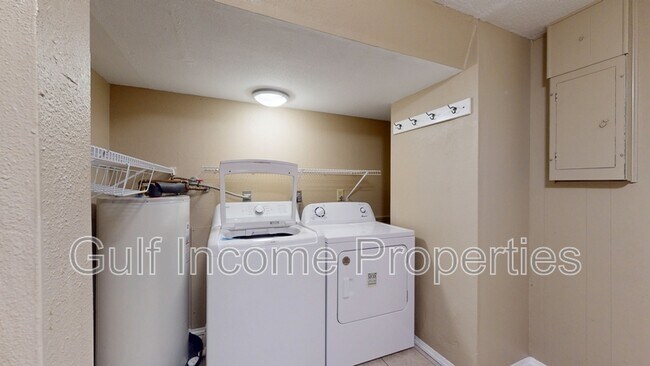 Building Photo - 5012 29th Ave W