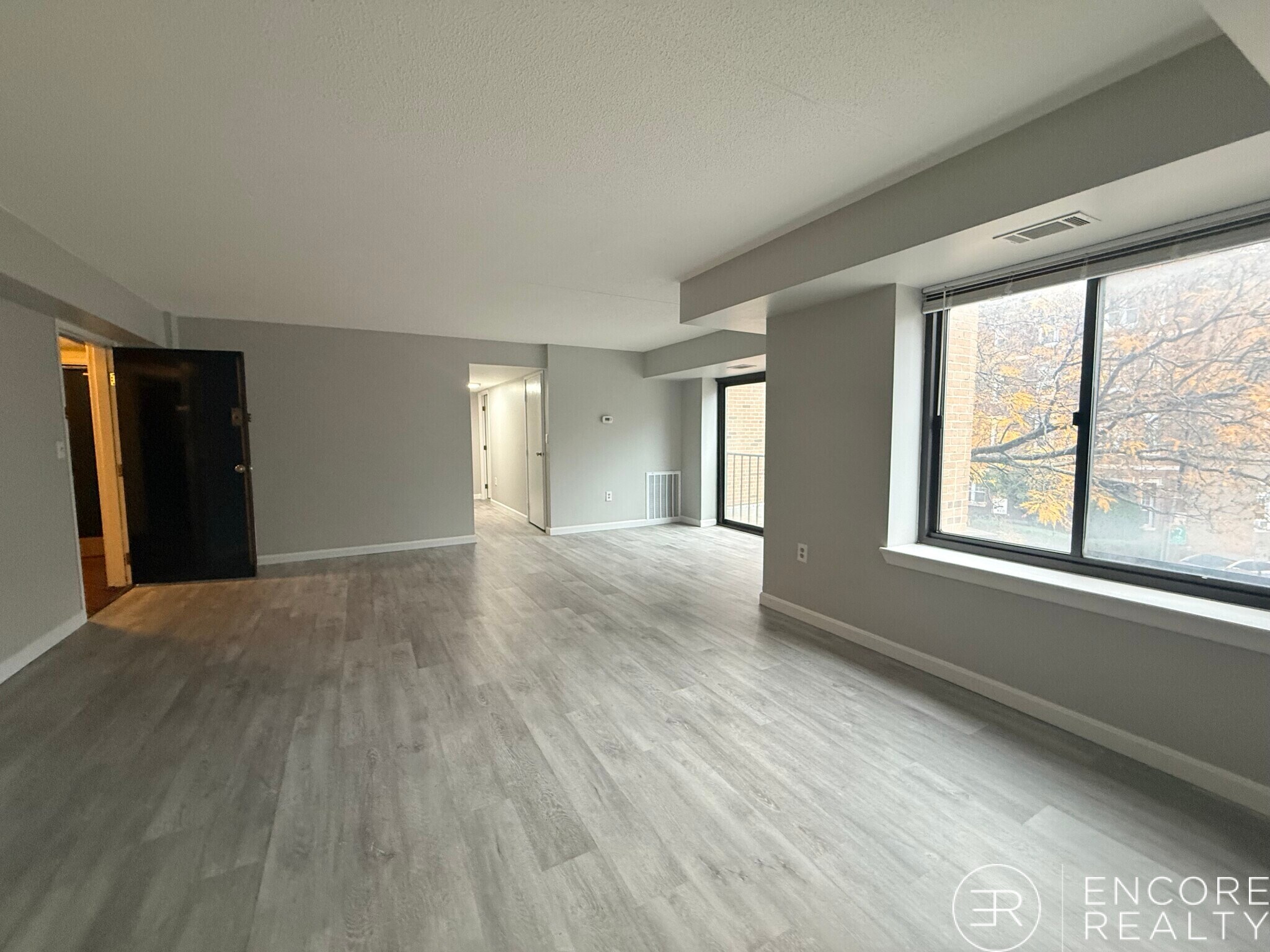 Building Photo - 1243 Beacon St