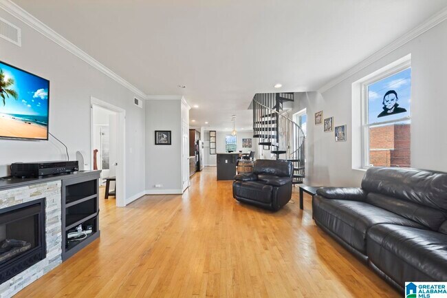 Building Photo - 1305 2nd Ave S