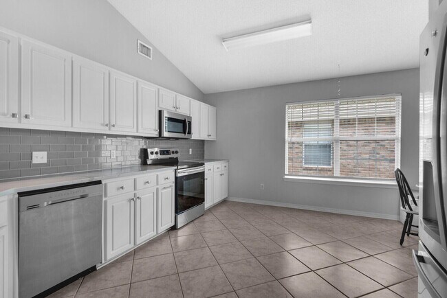 Building Photo - 9761 Leeward Way