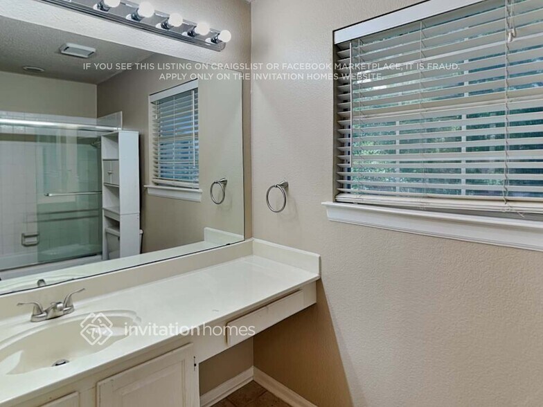 Building Photo - 2529 Windchase Dr