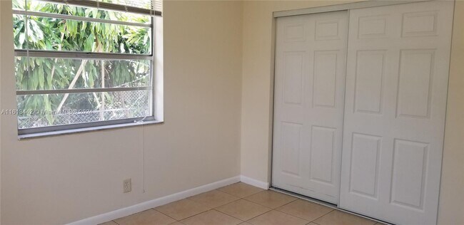 Building Photo - 2526 Taylor St