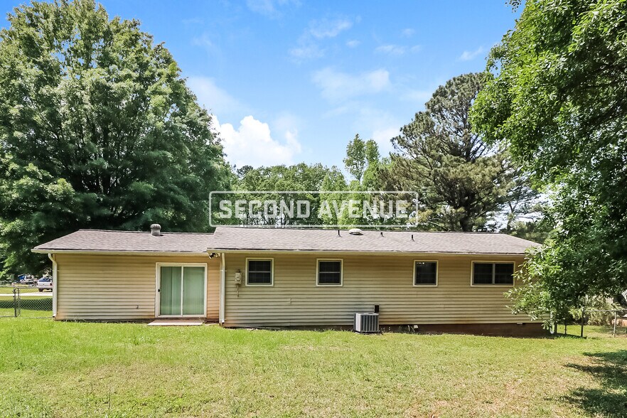 Building Photo - 2053 Chestnut Log Dr