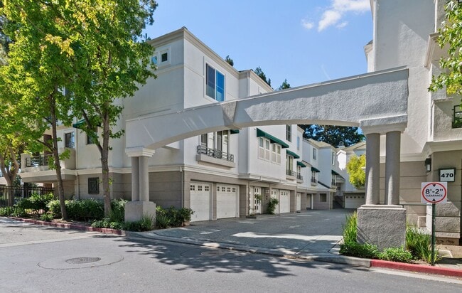 Building Photo - 470 Navaro Way