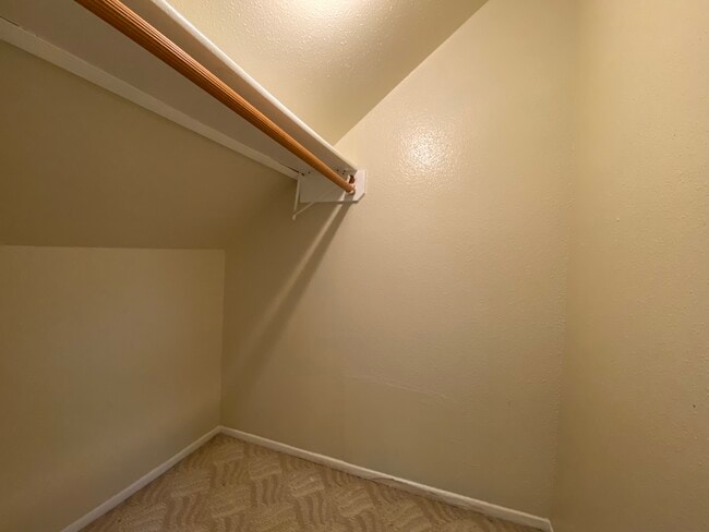 Building Photo - 10531 Golden Meadow Dr