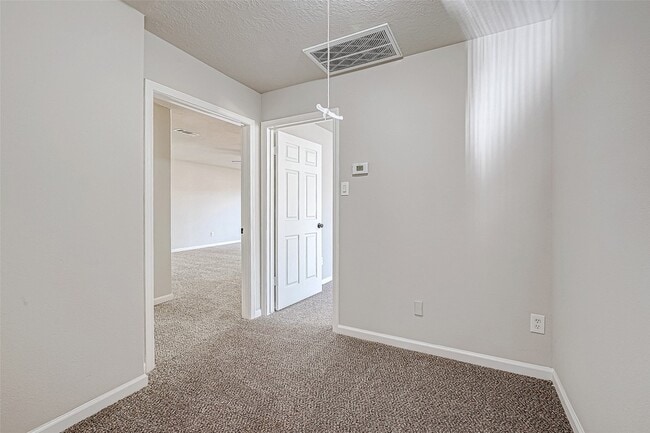 Building Photo - 3102 Glenn Lakes Ln