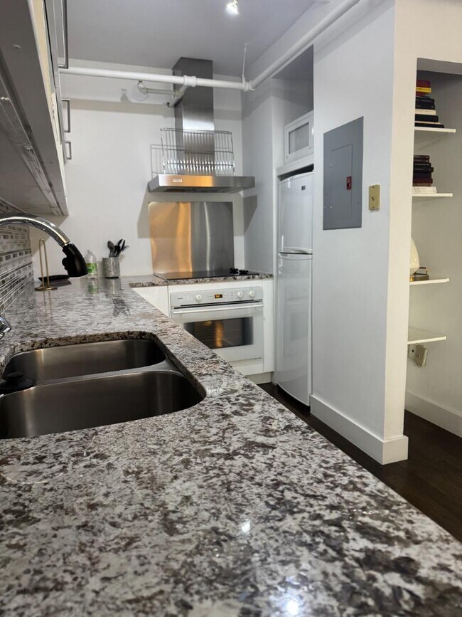 Building Photo - 199 14th St NE