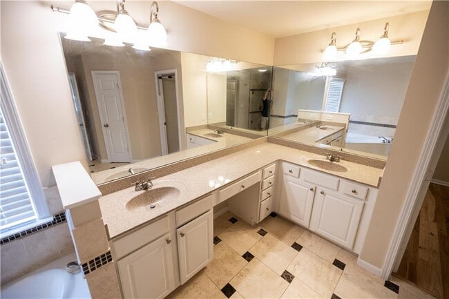 Building Photo - 4962 Weathervane Dr
