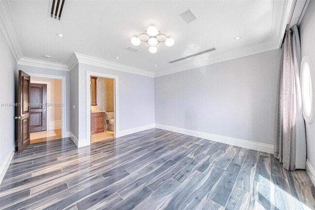 Building Photo - 1331 Bay Terrace