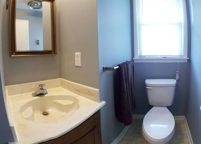 Building Photo - 521 Aurelia Lynn Dr
