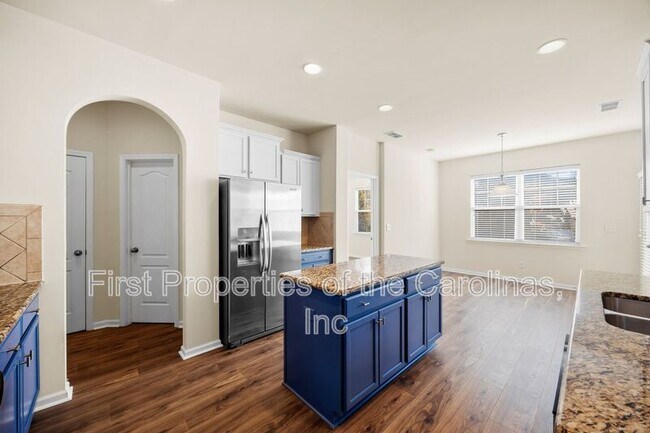 Building Photo - 6012 Thorburn Way