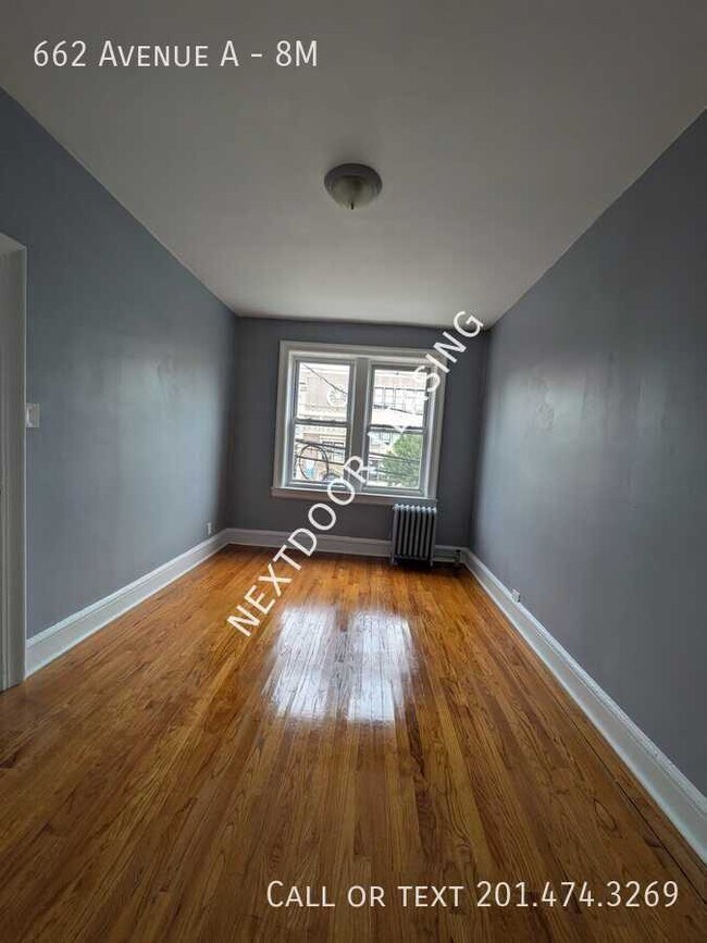 Building Photo - 662 Avenue A