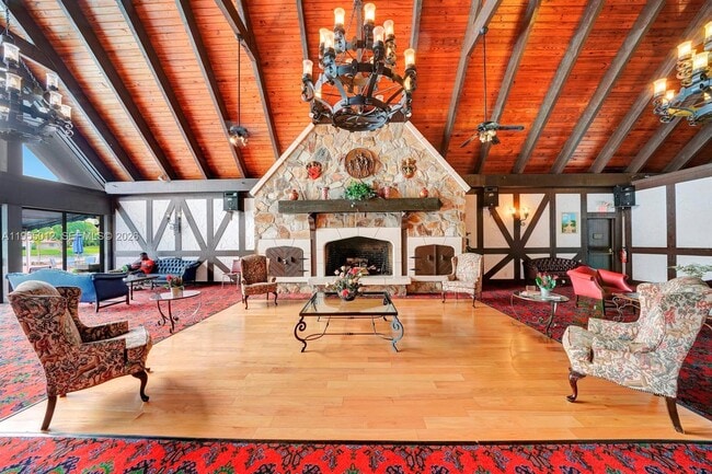 Building Photo - 3650 Inverrary Dr