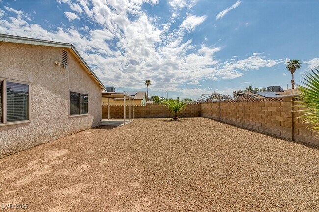 Building Photo - 6977 Pleasant View Ave