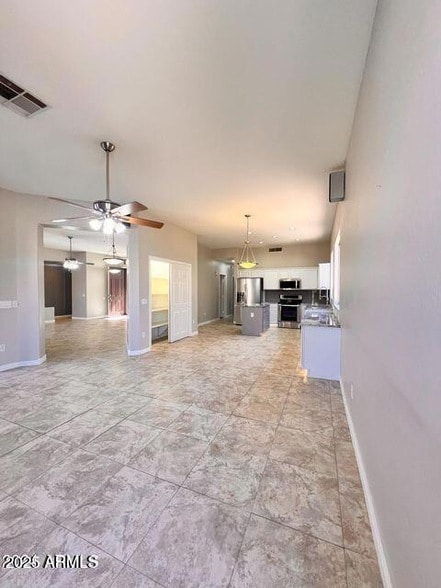 Building Photo - 1683 S Heritage Dr