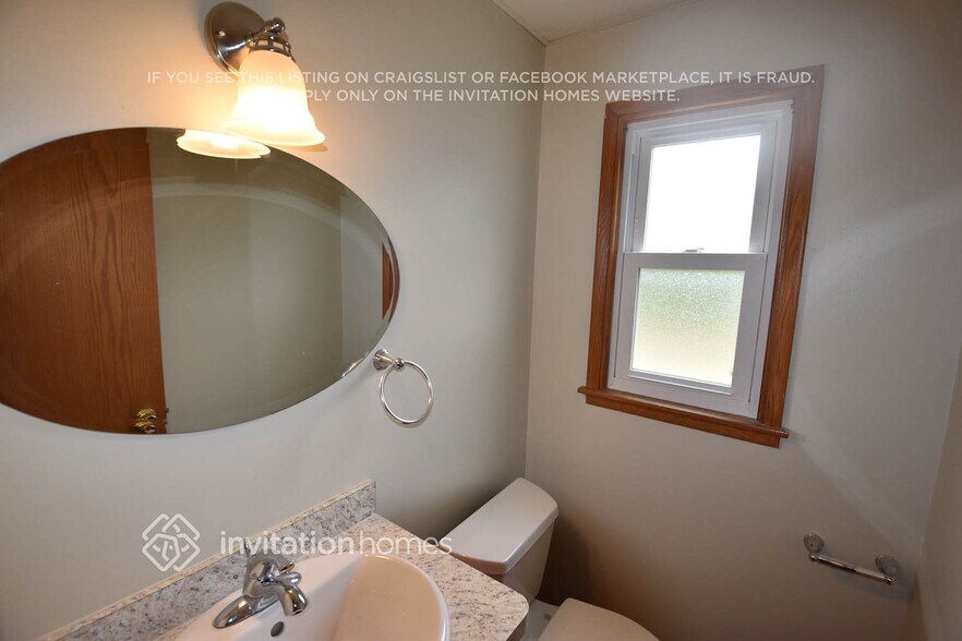 Building Photo - 8285 Hyde Ct S