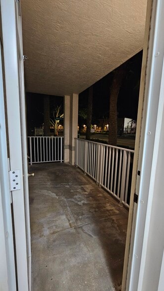 Patio - 1152 University Blvd