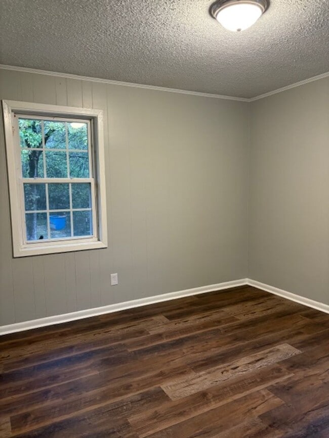 Building Photo - Renovated 3 Bedroom 1 Bath Home for Rent!