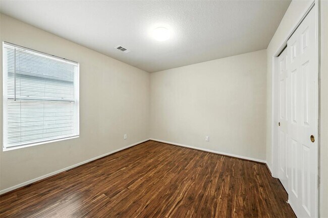 Building Photo - 3146 Madison Elm St