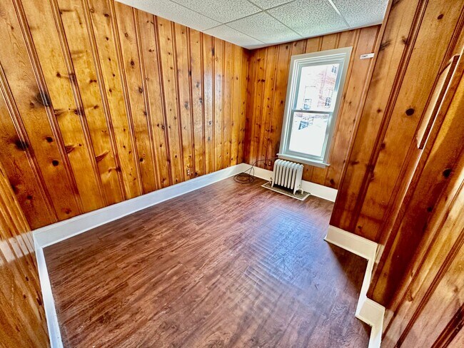 Building Photo - Renovated 4 bedroom, 1.5 bathroom house in South Allentown!